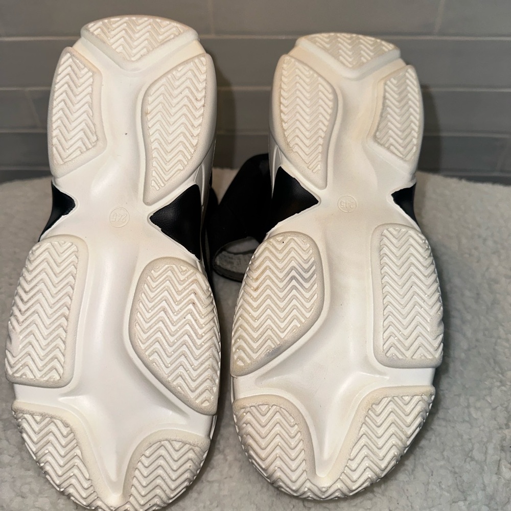Holographic Platform Sandals - Picture 7 of 7